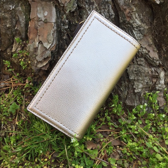 Kate Spade ♠️ Metallic embellished wallet ✨✨ - Picture 2 of 8